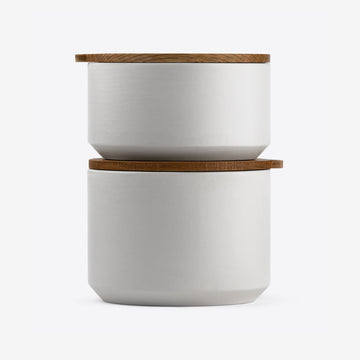 Canister in white ceramics and oak wood lid by Wolf Miu