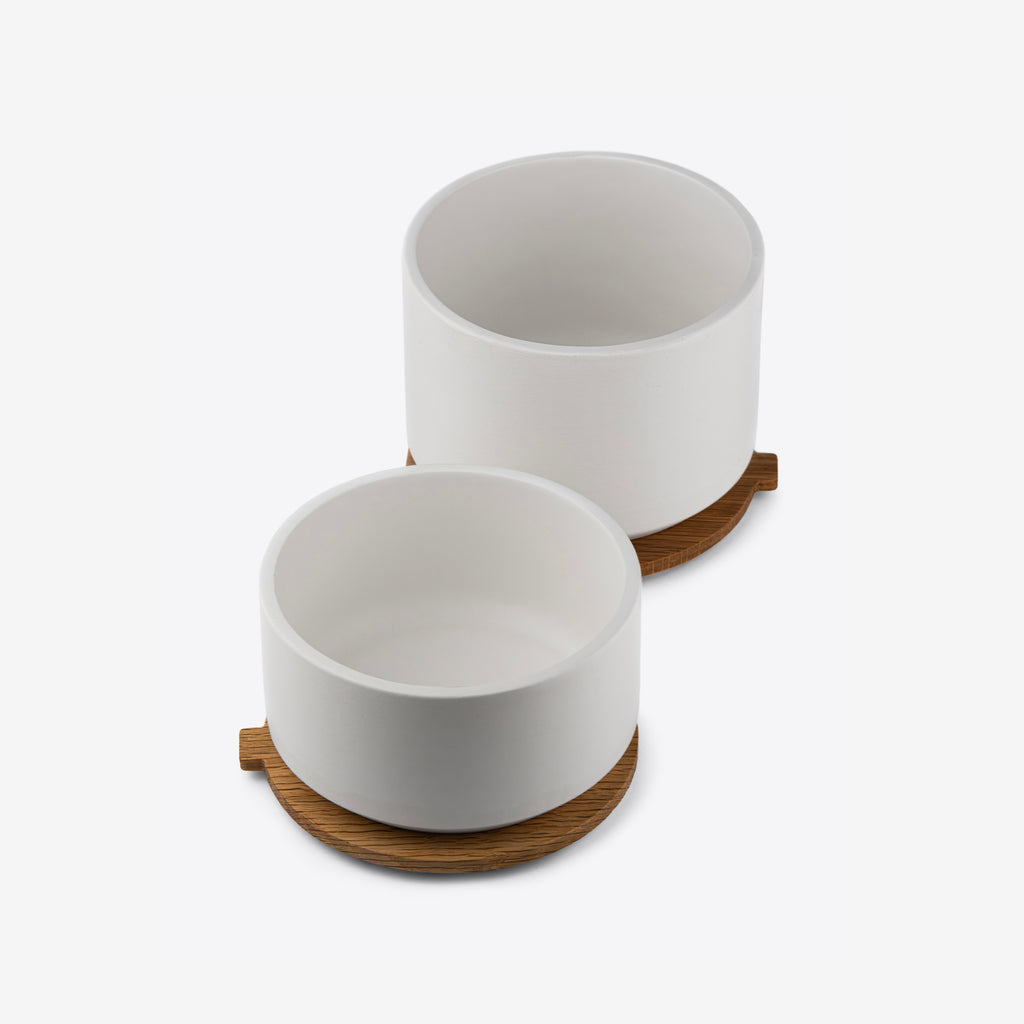 Canister in white ceramics and oak wood lid by Wolf Miu